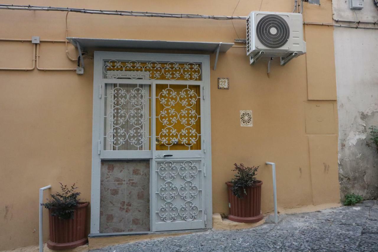 Giallo Napoli Exteriér fotografie